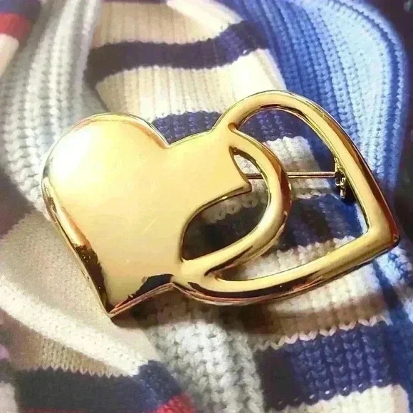 Vintage gold heart brooch pin gold tone pin - Picture 4 of 10